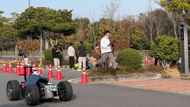 [봇규가 간다] “차에서 내리지 마세요”...자율주행과 무인 DT가 빚는 모빌리티 동선 최적화의 미래