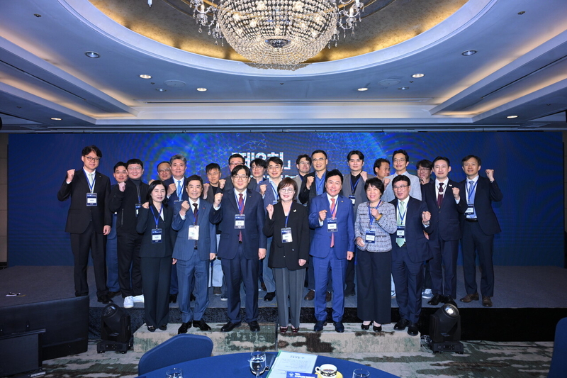 경북도, 피지컬 AI 기반 첨단 물류 포럼 열고 글로벌 허브 비전 제시 - 뉴스 썸네일 이미지