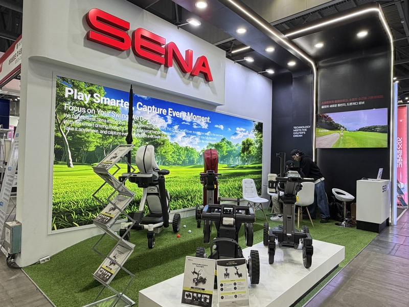 [2025 로보월드] 세나테크놀로지, 첨단 Vision AI 기반 자율주행 트롤리 공개