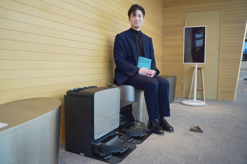 [봇규가 간다] 가장 친근한 로봇이 무대 한가운데 섰다...로봇 청소기가... - 뉴스 썸네일 이미지