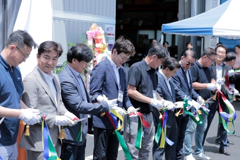 "로봇 제조부터 재자원화까지" 로볼루션, 프리A 투자 유치로 가치사슬... - 뉴스 썸네일 이미지