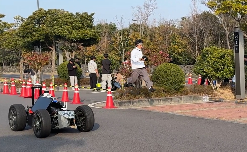 [봇규가 간다] "차에서 내리지 마세요"...자율주행과 무인 DT가 빚는 ... - 뉴스 썸네일 이미지