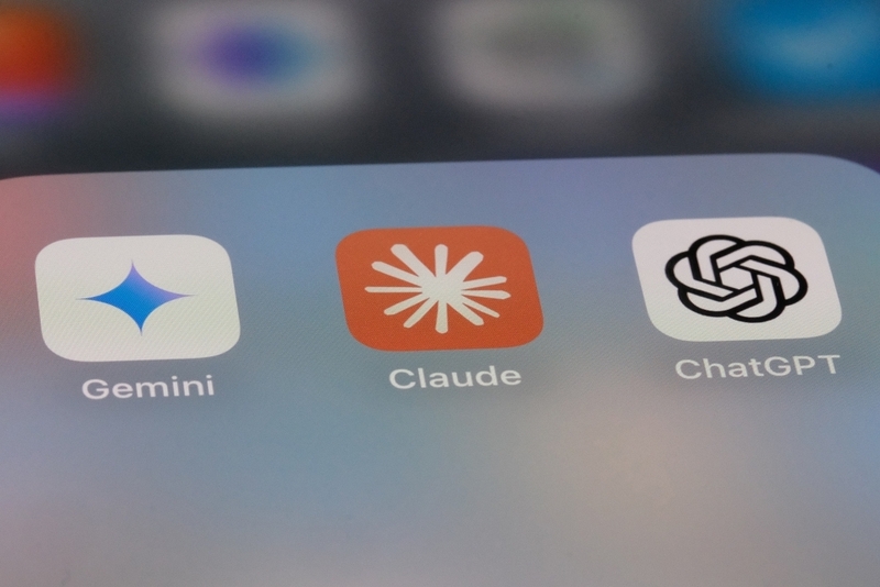 오픈AI-앤스로픽, AI 코딩 전쟁 격화...소프트웨어 산업 격변 예고